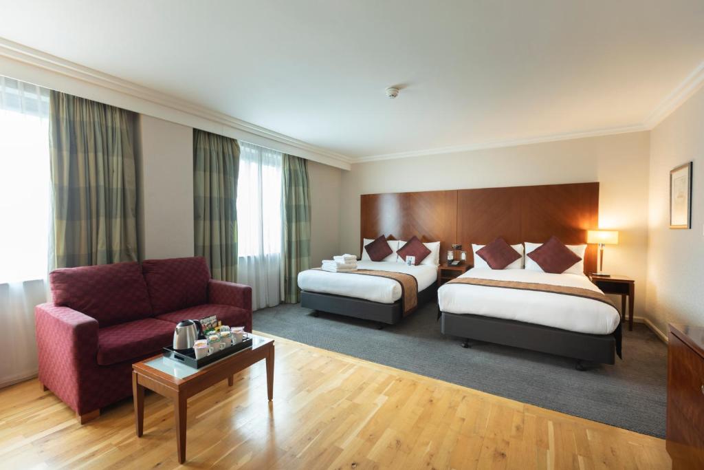 CROWNE PLAZA NEC ,  B40 1PS near  Birmingham Airport View Point 3