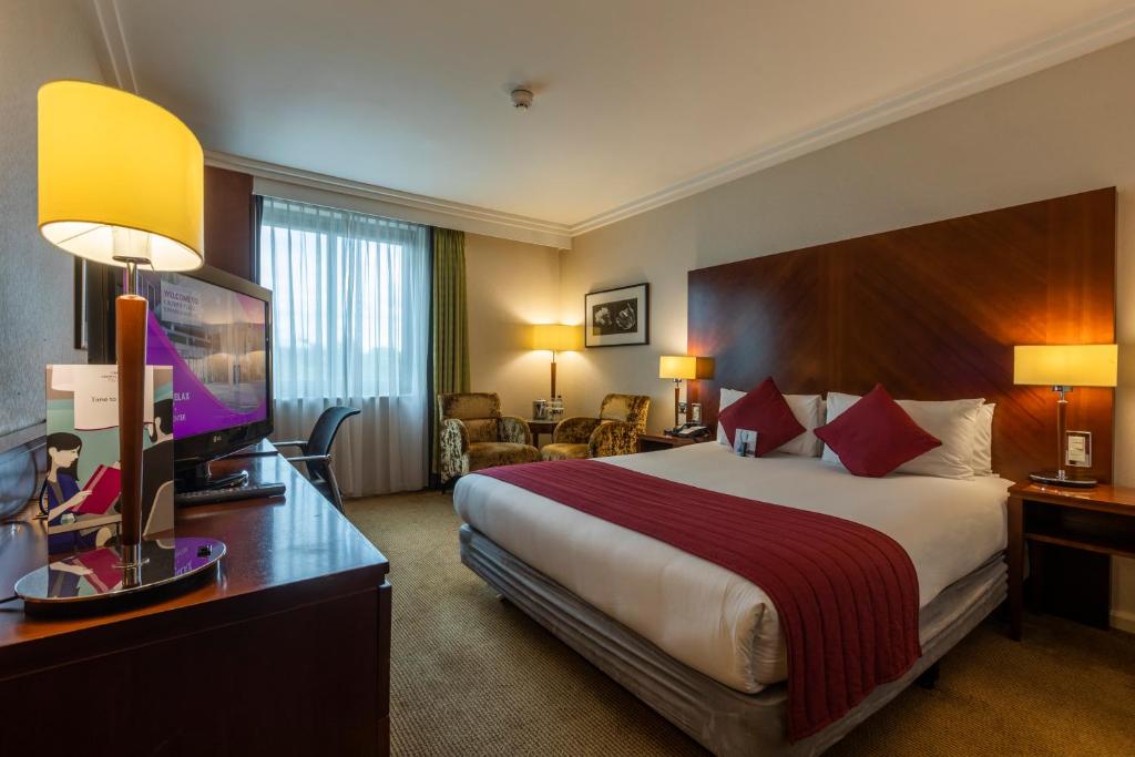 CROWNE PLAZA NEC ,  B40 1PS near  Birmingham Airport View Point 5