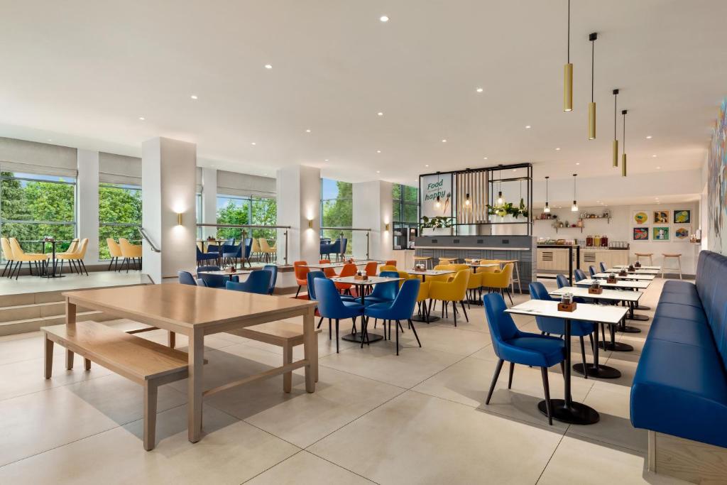 Holiday Inn Birmingham Airport - Nec by IHG ,  B26 3QW near  Birmingham Airport View Point 11