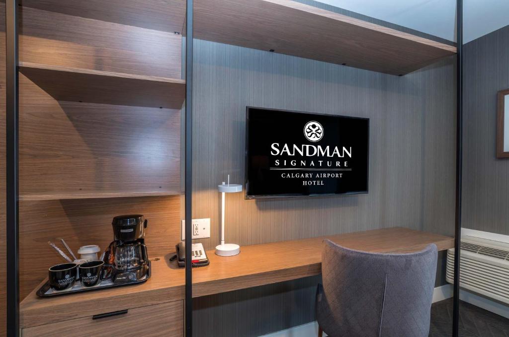 Sandman Signature Calgary Airport Hotel , AB T3J 4V7 near Calgary International Airport View Point 14