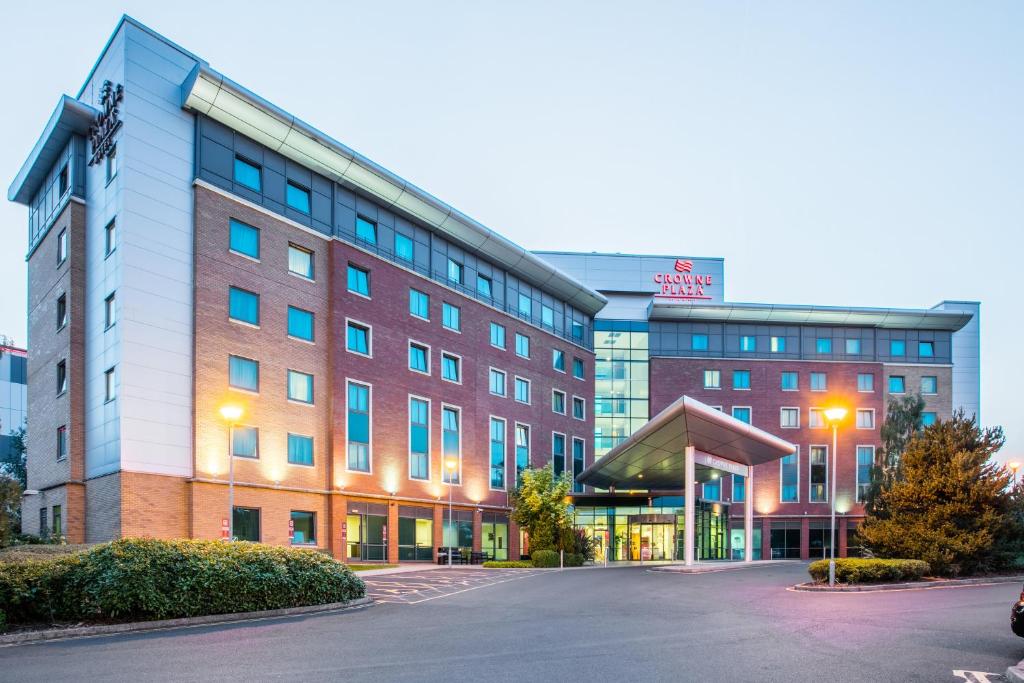 CROWNE PLAZA NEC ,  B40 1PS near  Birmingham Airport View Point 1