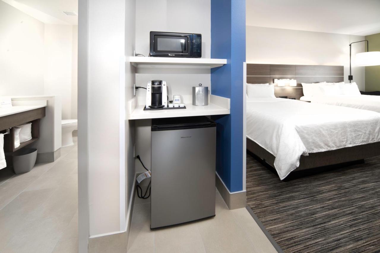 Holiday Inn Express & Suites Fort Myers Airport , FL 33913 near Southwest Florida International Airport View Point 3