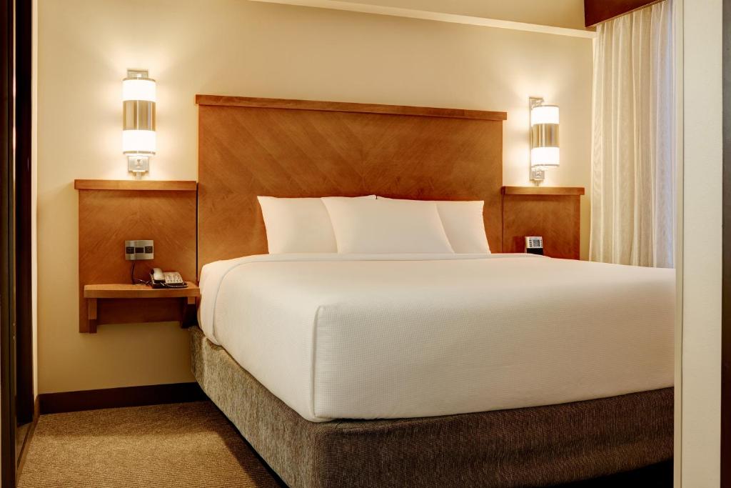 Hyatt Place Reno-Tahoe Airport , NV 89502 near Reno-tahoe International Airport View Point 7