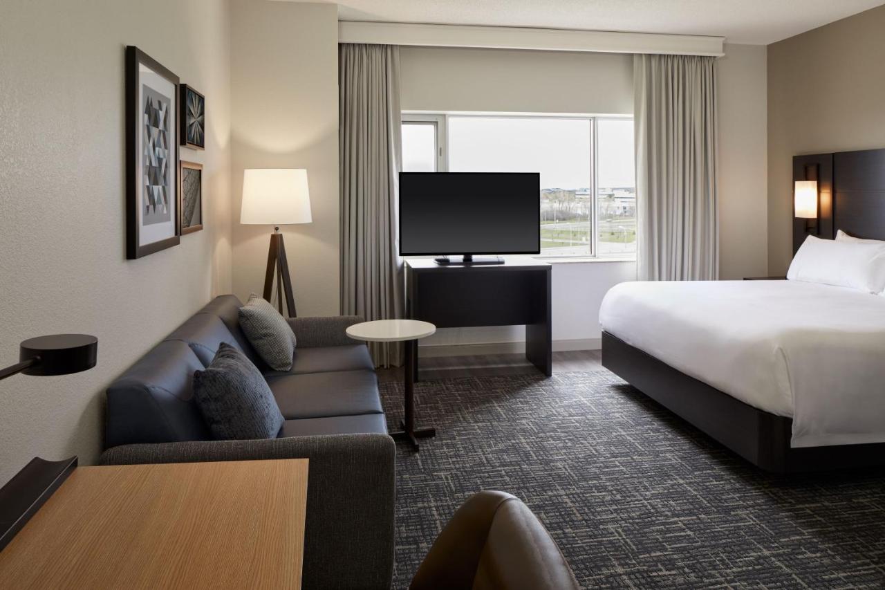 Residence Inn by Marriott Montreal Airport , QC H4M2Z5 near Montreal-Pierre Elliott Trudeau Int. Airport View Point 17