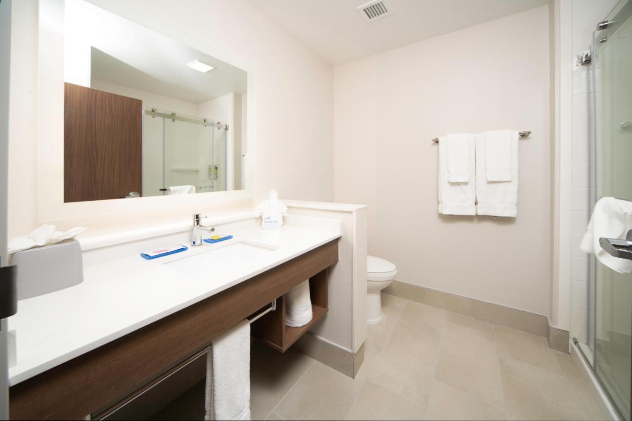 Holiday Inn Express & Suites Fort Myers Airport , FL 33913 near Southwest Florida International Airport View Point 2