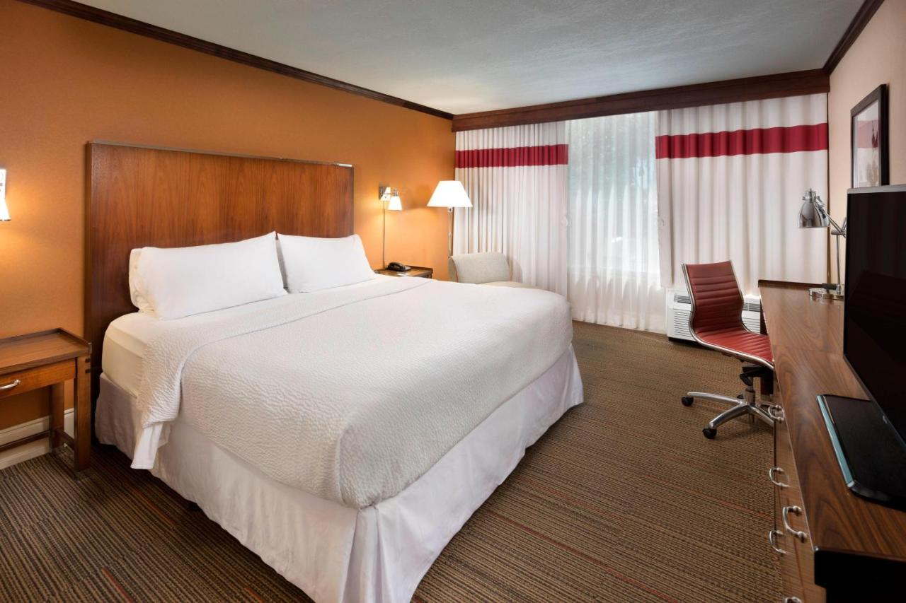 Four Points by Sheraton Kansas City Airport , MO 64153 near Kansas City International Airport View Point 10