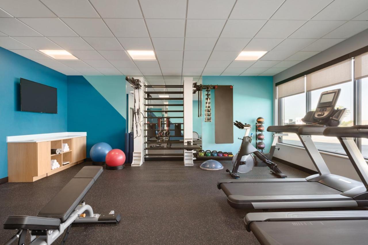 Avid Hotel Cedar Rapids South - Arpt Area, an IHG Hotel , IA 52404 near The Eastern Iowa Airport View Point 18