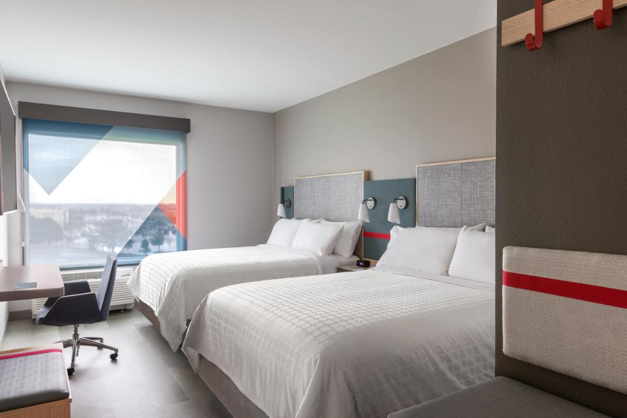 Avid Hotel Cedar Rapids South - Arpt Area, an IHG Hotel , IA 52404 near The Eastern Iowa Airport View Point 8