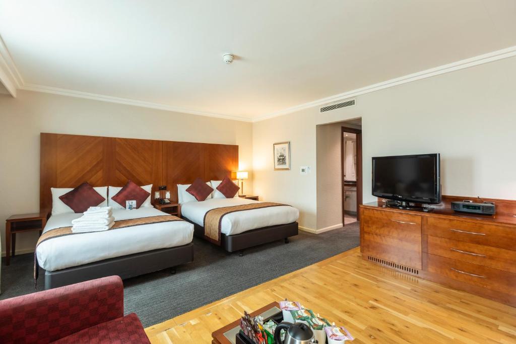 CROWNE PLAZA NEC ,  B40 1PS near  Birmingham Airport View Point 9