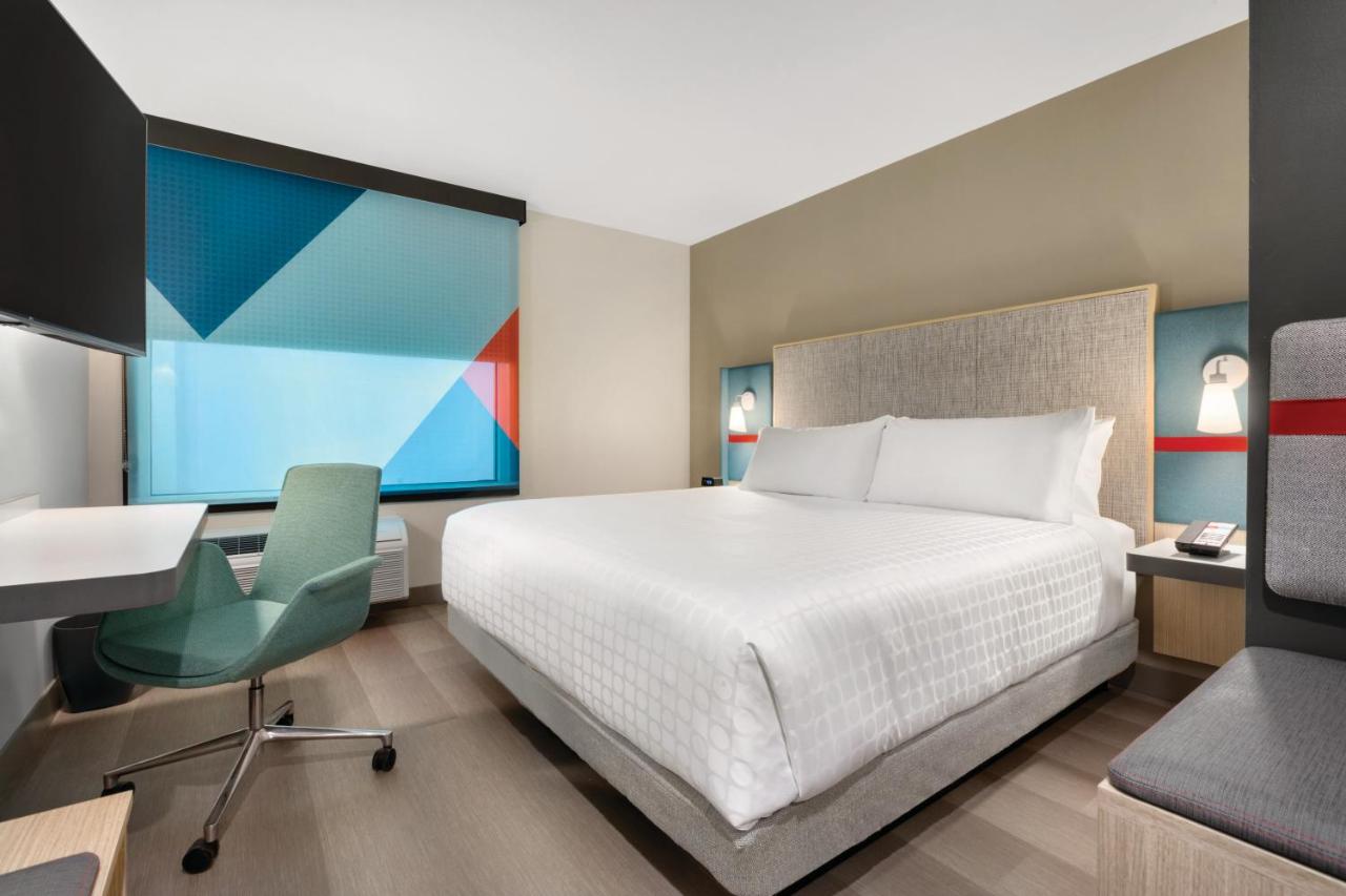 Avid Hotel Cedar Rapids South - Arpt Area, an IHG Hotel , IA 52404 near The Eastern Iowa Airport View Point 14