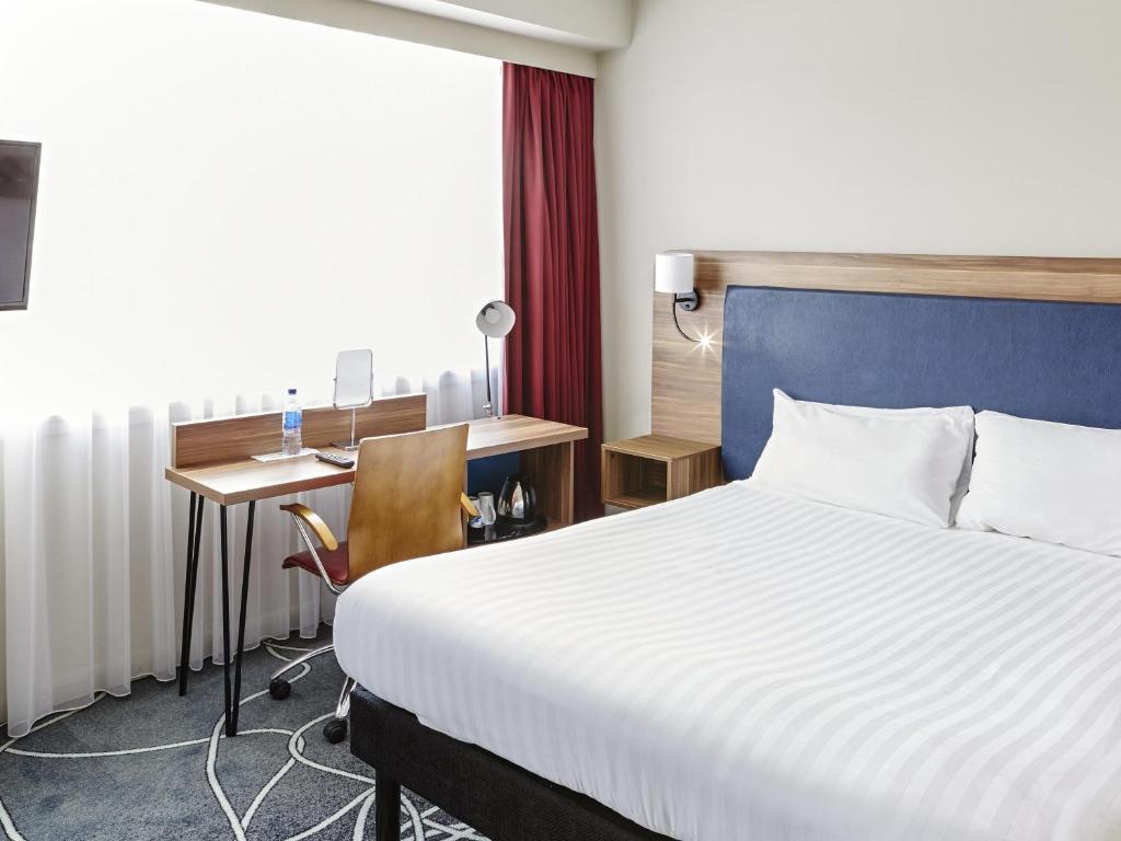 IBIS STYLES BHX NEC AIRPORT ,  B40 1PJ near  Birmingham Airport View Point 7