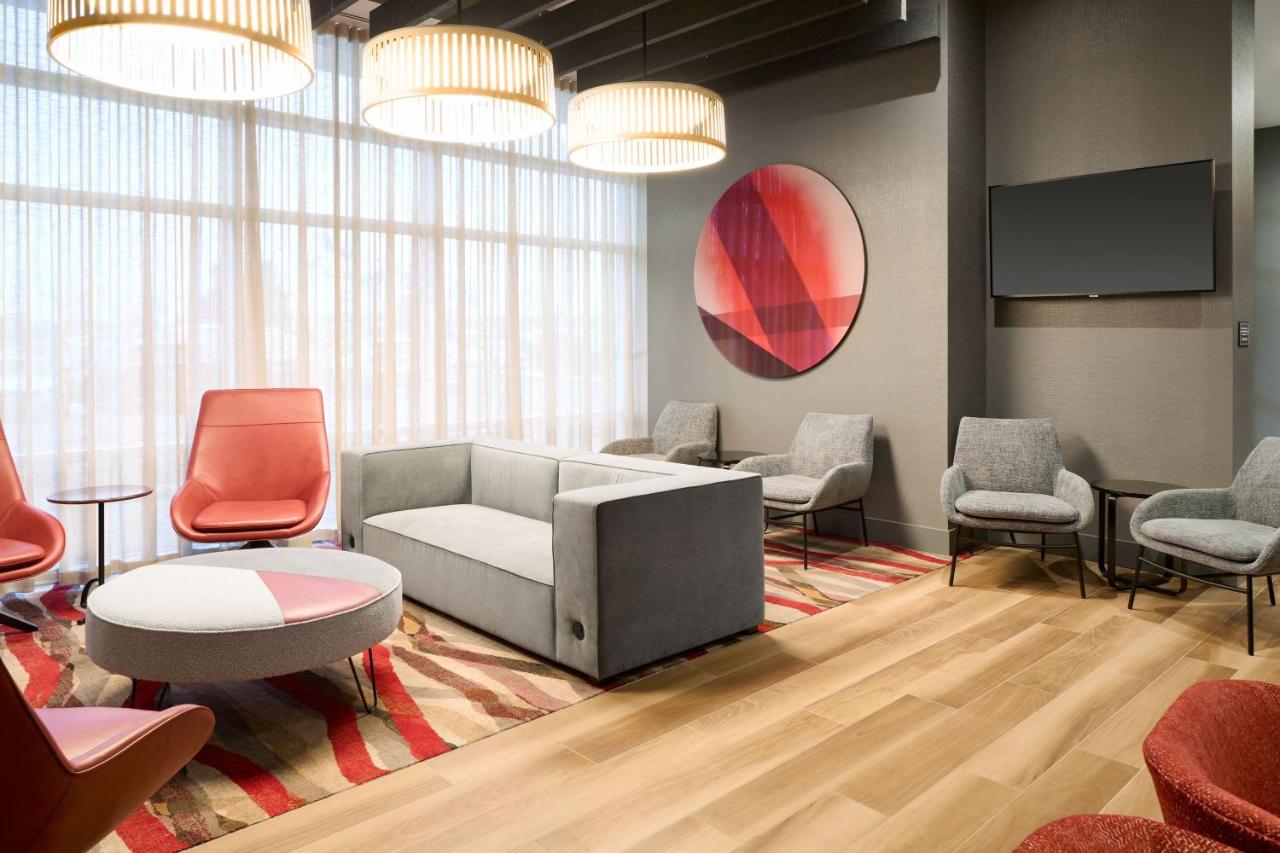 Residence Inn by Marriott Montreal Airport , QC H4M2Z5 near Montreal-Pierre Elliott Trudeau Int. Airport View Point 4