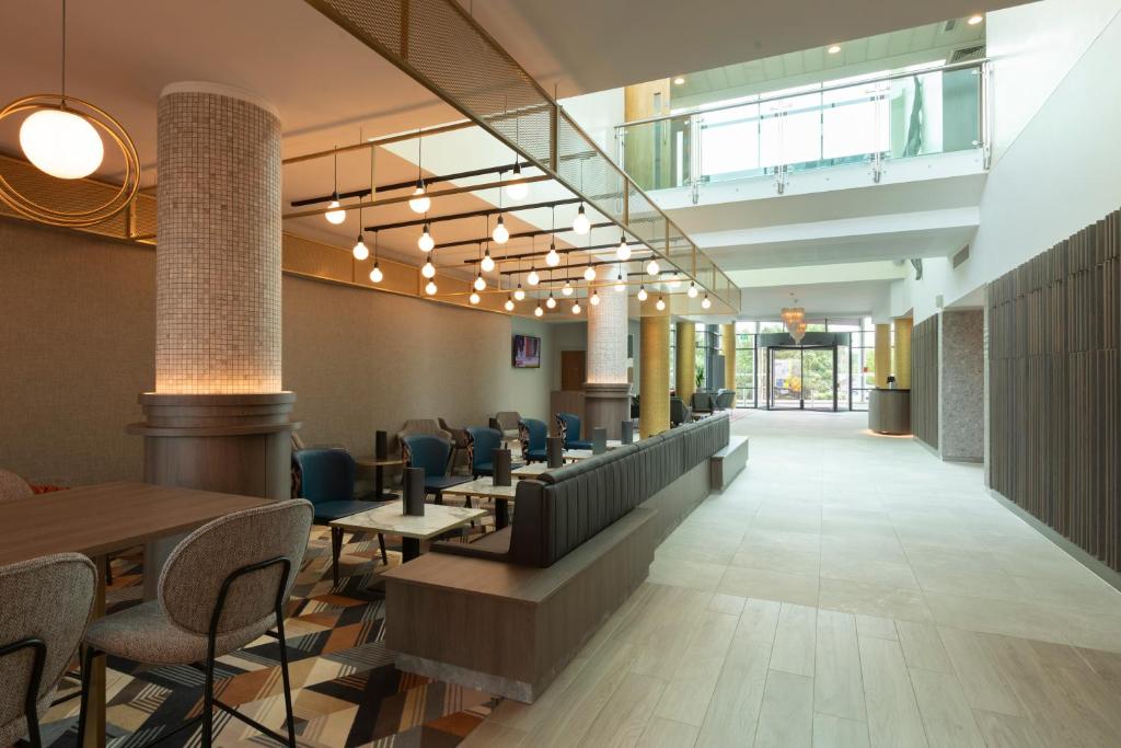 CROWNE PLAZA NEC ,  B40 1PS near  Birmingham Airport View Point 7