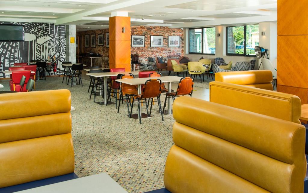 IBIS STYLES BHX NEC AIRPORT ,  B40 1PJ near  Birmingham Airport View Point 2