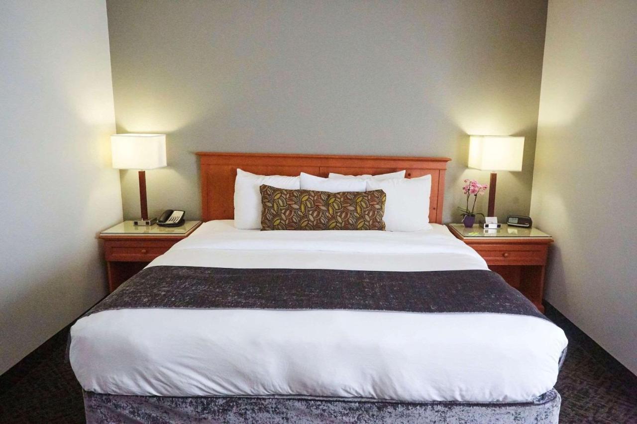 Radisson Hotel Portland Airport , OR 97218 near Portland International Airport View Point 8