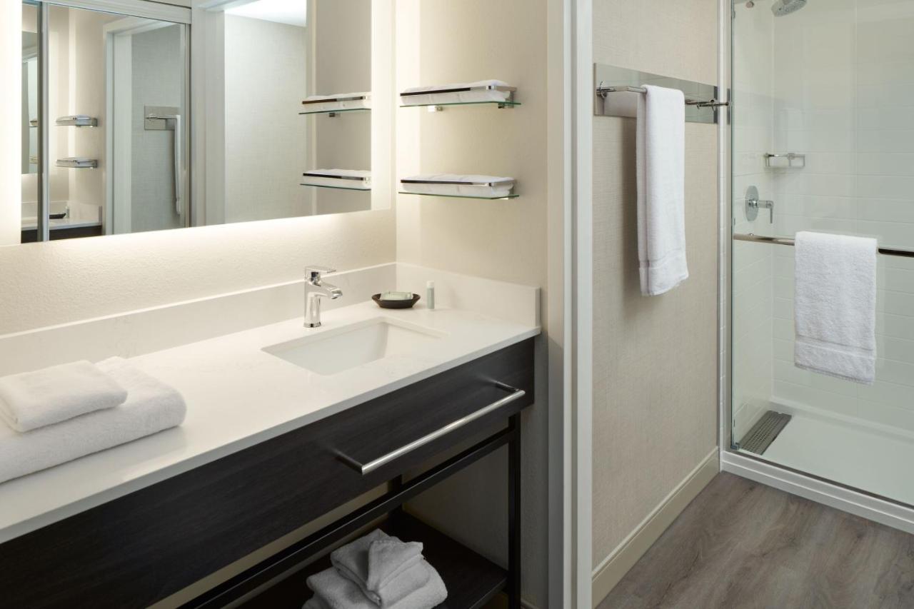 Residence Inn by Marriott Montreal Airport , QC H4M2Z5 near Montreal-Pierre Elliott Trudeau Int. Airport View Point 7