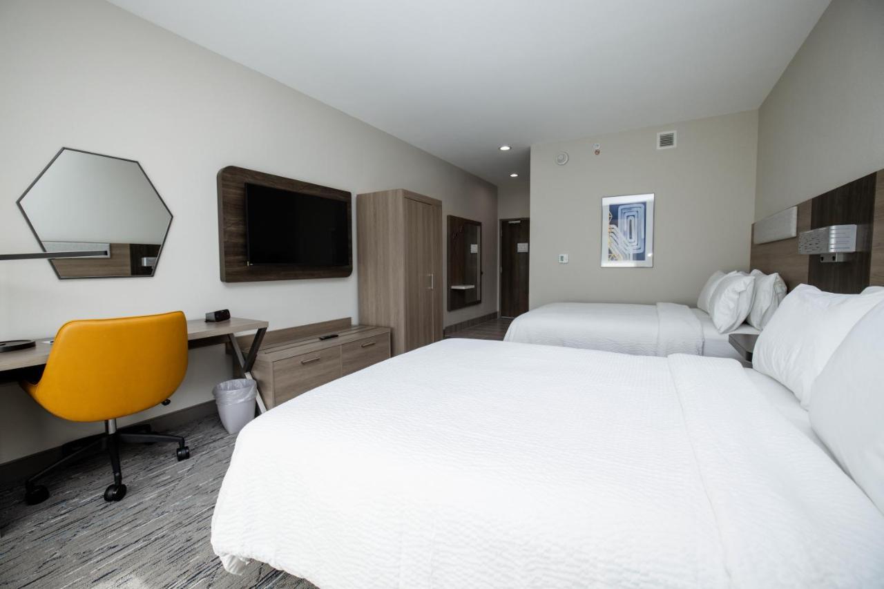 Holiday Inn Express & Suites Tampa Stadium - Airport Area, an IHG Hotel , FL 33607 near Tampa International Airport View Point 8