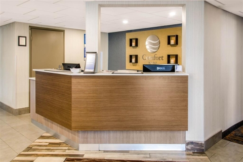 Comfort Inn Aeroport , QC H9P 1C1 near Montreal-Pierre Elliott Trudeau Int. Airport View Point 3