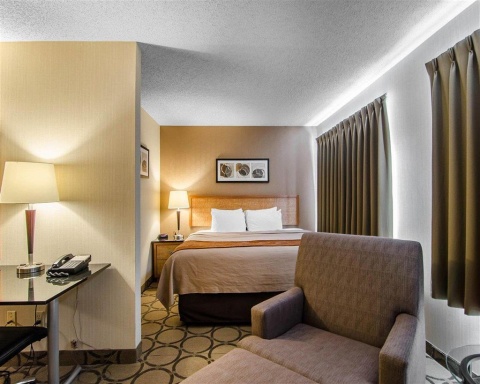COMFORT INN REGINA , SK S4Z 1A4 near Regina International Airport View Point 13