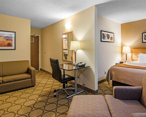 COMFORT INN REGINA , SK S4Z 1A4 near Regina International Airport View Point 15
