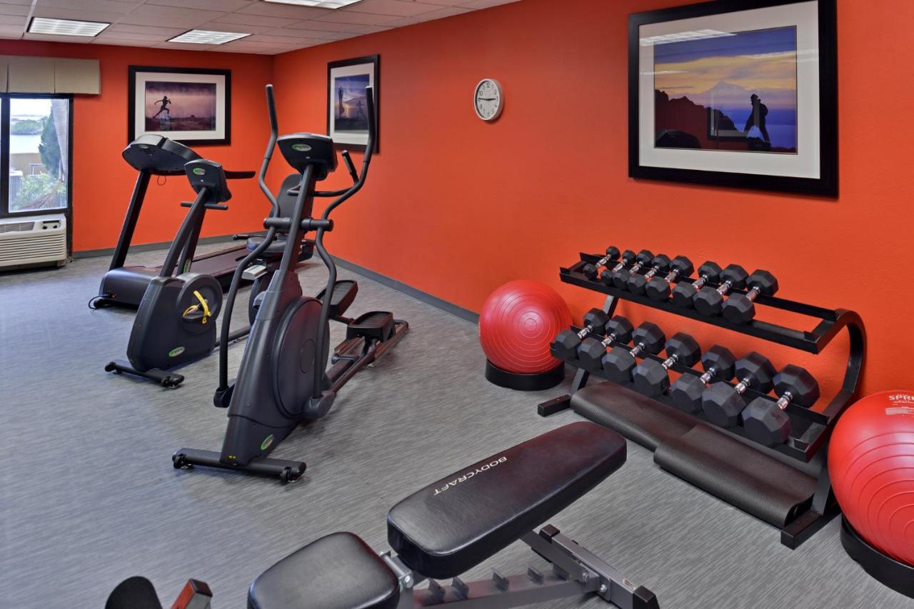 Holiday Inn Express & Suites Tampa/Rocky Point Island , FL 33607 near Tampa International Airport View Point 15