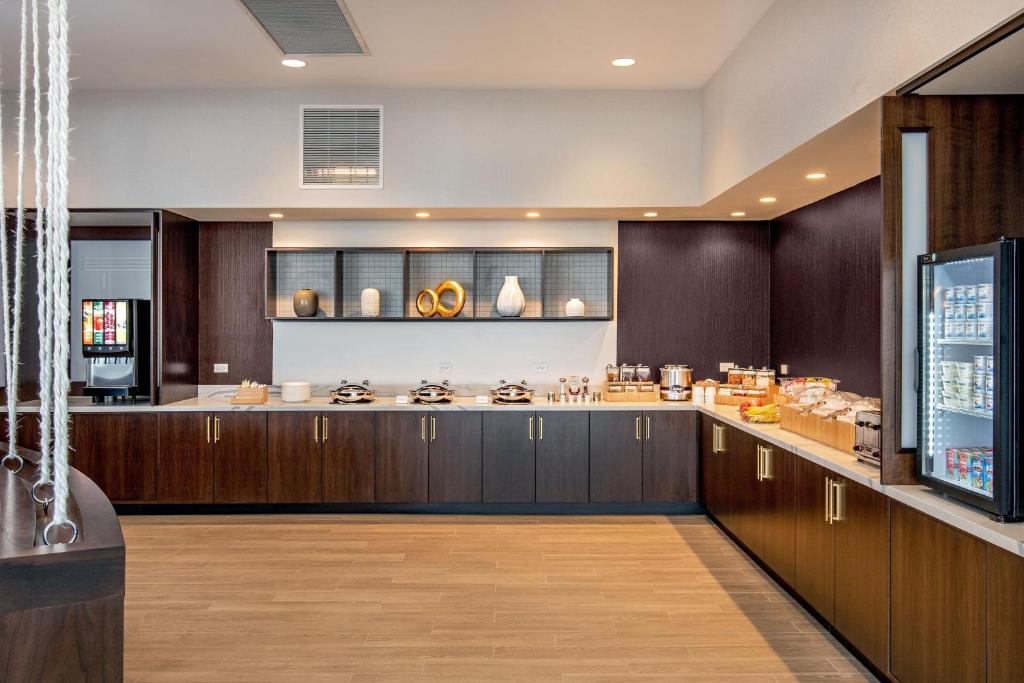 SpringHill Suites by Marriott Boston Logan Airport Revere Beach , MA 02151 near Boston Logan International Airport View Point 4