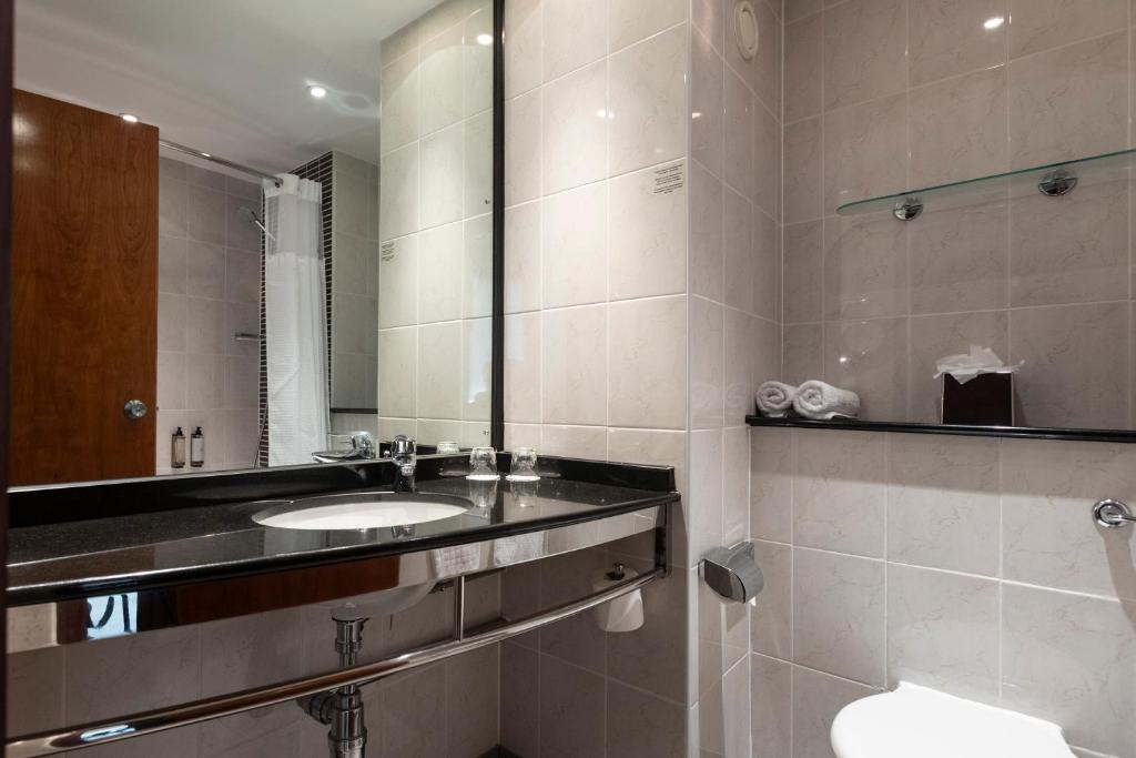 CROWNE PLAZA NEC ,  B40 1PS near  Birmingham Airport View Point 6