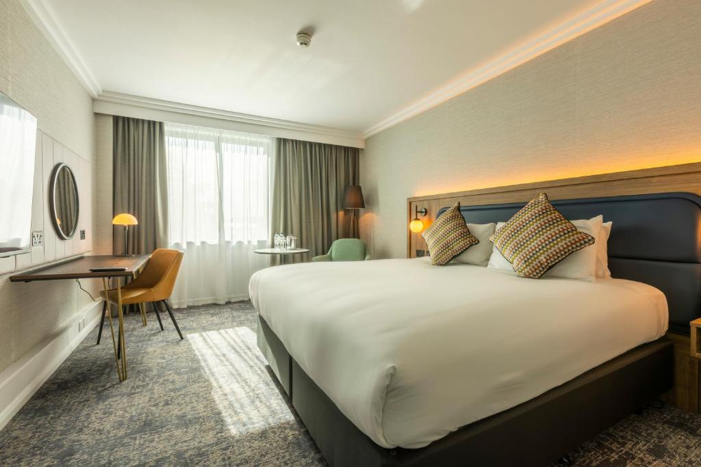CROWNE PLAZA NEC ,  B40 1PS near  Birmingham Airport View Point 16