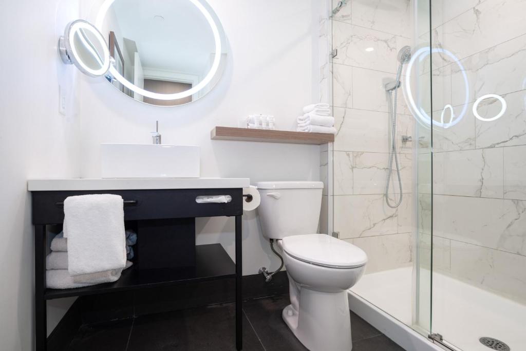 Sandman Signature Calgary Airport Hotel , AB T3J 4V7 near Calgary International Airport View Point 13