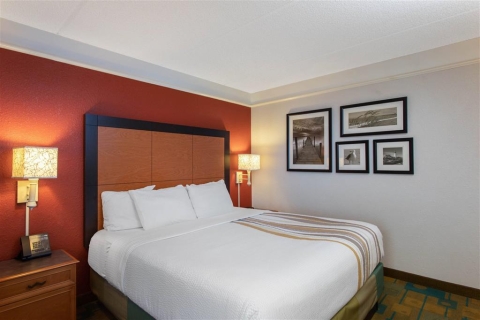 La Quinta Inn & Suites by Wyndham Jacksonville Butler Blvd , FL 32216 near Jacksonville International Airport View Point 14