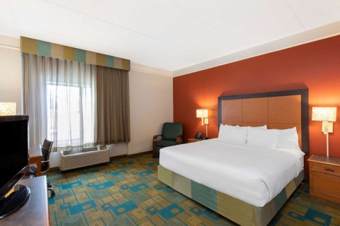 La Quinta Inn & Suites by Wyndham Jacksonville Butler Blvd , FL 32216 near Jacksonville International Airport View Point 16