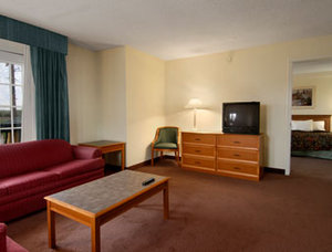 Oyo Hotels Formerly Red Roof Inn Tulsa Airport , OK 74115 near Tulsa International Airport View Point 7