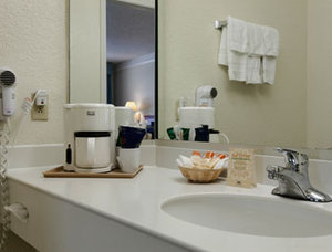 Oyo Hotels Formerly Red Roof Inn Tulsa Airport , OK 74115 near Tulsa International Airport View Point 10