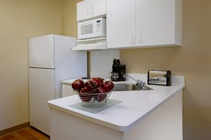 Extended Stay America - Detroit - Metropolitan Airport , MI 48174 near Detroit Metropolitan Wayne County Airport View Point 6