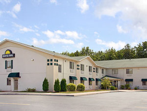 Baymont Inn Toledo Airport , OH 43558 near Toledo Express Airport View Point 1