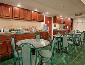Baymont Inn Toledo Airport , OH 43558 near Toledo Express Airport View Point 5