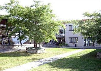 Baymont by Wyndham YUL , Canada H4T 1E5 near Montreal-Pierre Elliott Trudeau Int. Airport View Point 2