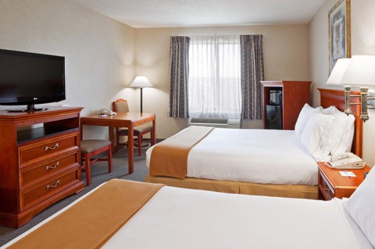 Holiday Inn Express & Suites Belleville (Airport Area) , Michigan 48111 near Detroit Metropolitan Wayne County Airport View Point 4