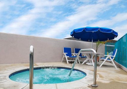 Quality Inn Burbank Airport , Ca 91504 near Hollywood Burbank Airport View Point 6