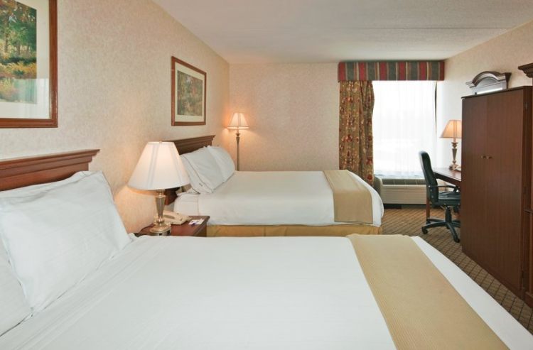 Holiday Inn Express Flint Campus , MI 48503 near Bishop International Airport View Point 3