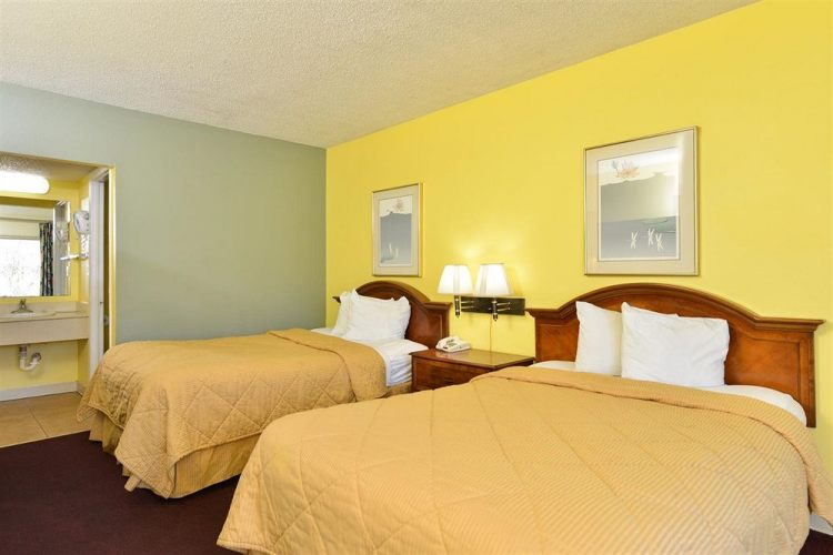 Americas Best Value Inn Cocoa Port Canaveral , FL 32926 near Melbourne International Airport View Point 3