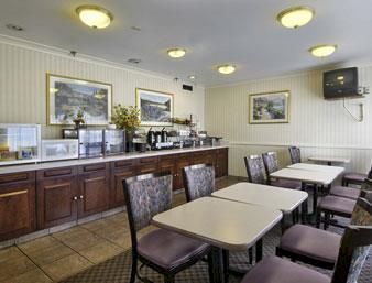 Super 8 Cleveland Airport , Ohio 44142 near Cleveland Hopkins International Airport View Point 6