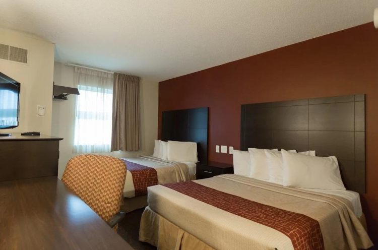 Travelodge Romulus Detroit Airport , Detroit 48174 near Detroit Metropolitan Wayne County Airport View Point 4
