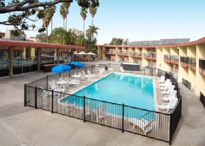 Econo Lodge Inn & Suites Oakland Airport , CA 94621 near Oakland International Airport View Point 2