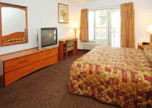 Econo Lodge Inn & Suites Oakland Airport , CA 94621 near Oakland International Airport View Point 8