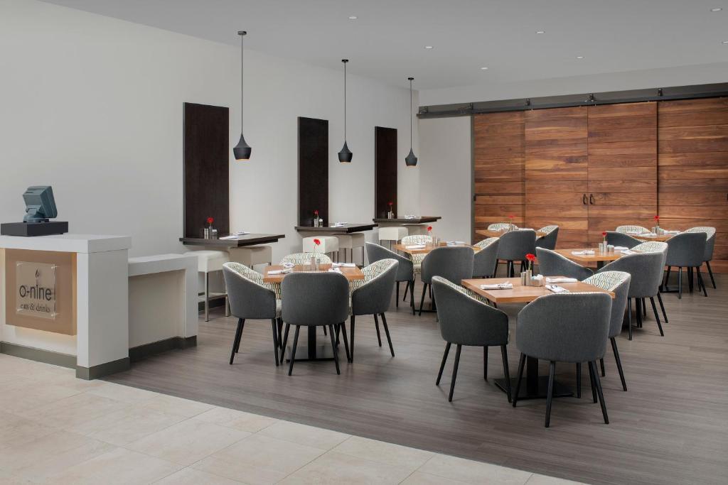 Crowne Plaza  Hotels and Resorts , Texas 78209 near San Antonio International Airport View Point 10