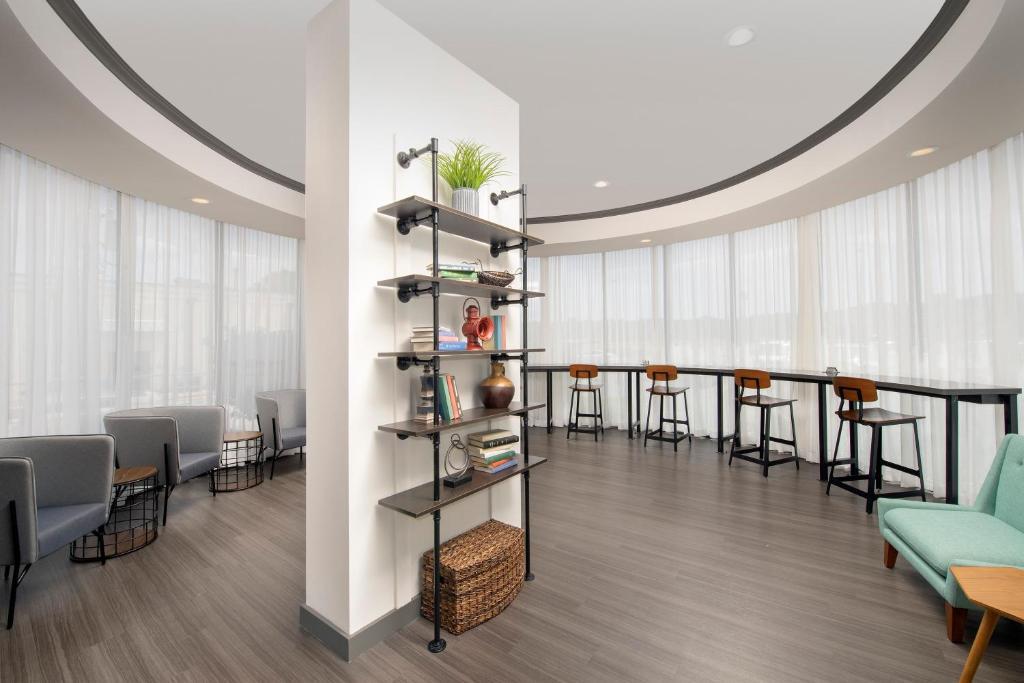 Crowne Plaza  Hotels and Resorts , Texas 78209 near San Antonio International Airport View Point 7