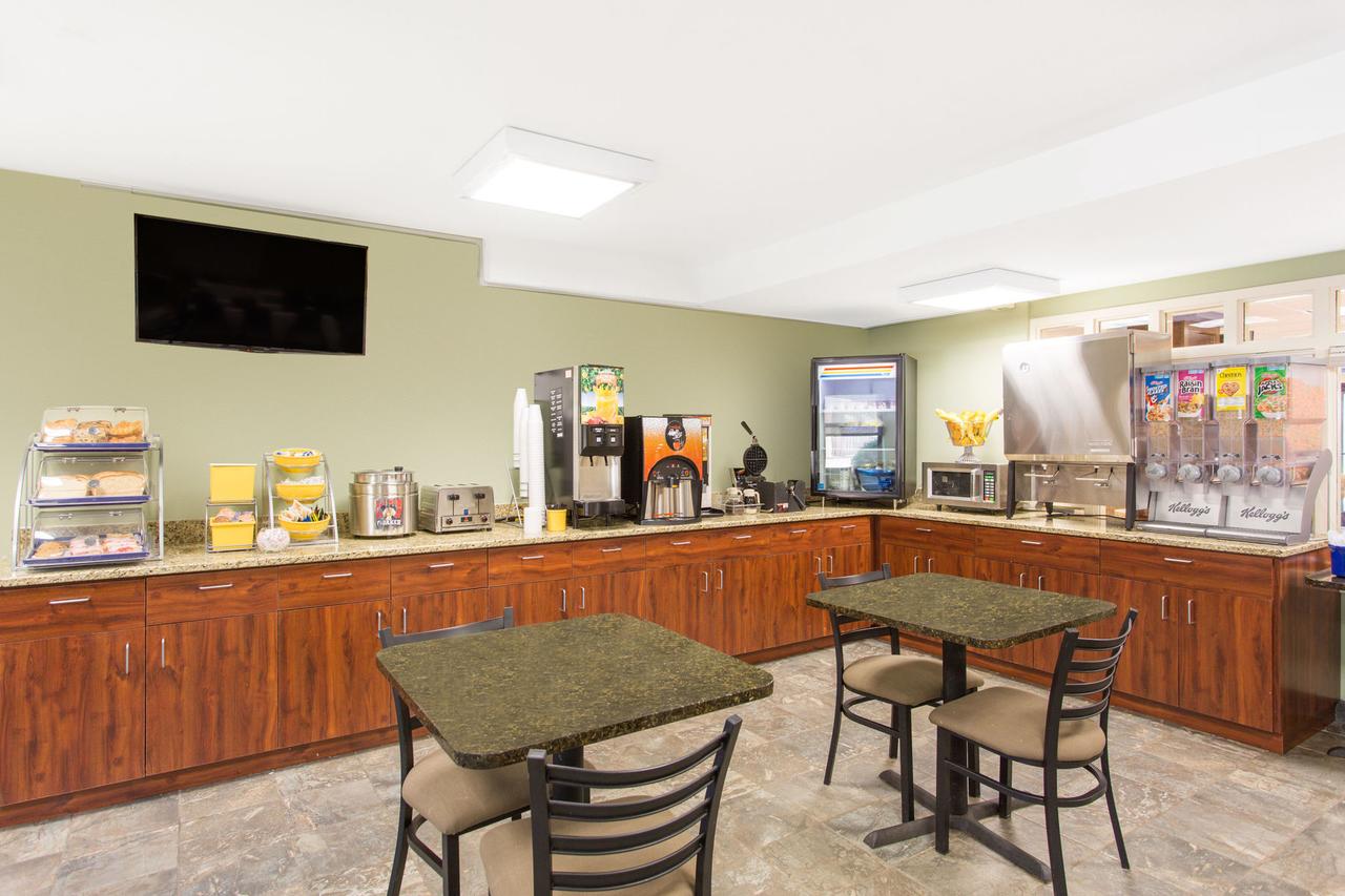 Days Inn By Wyndham Raleigh-Airport-Research Triangle Park , NC 27560 near Raleigh-durham International Airport View Point 3