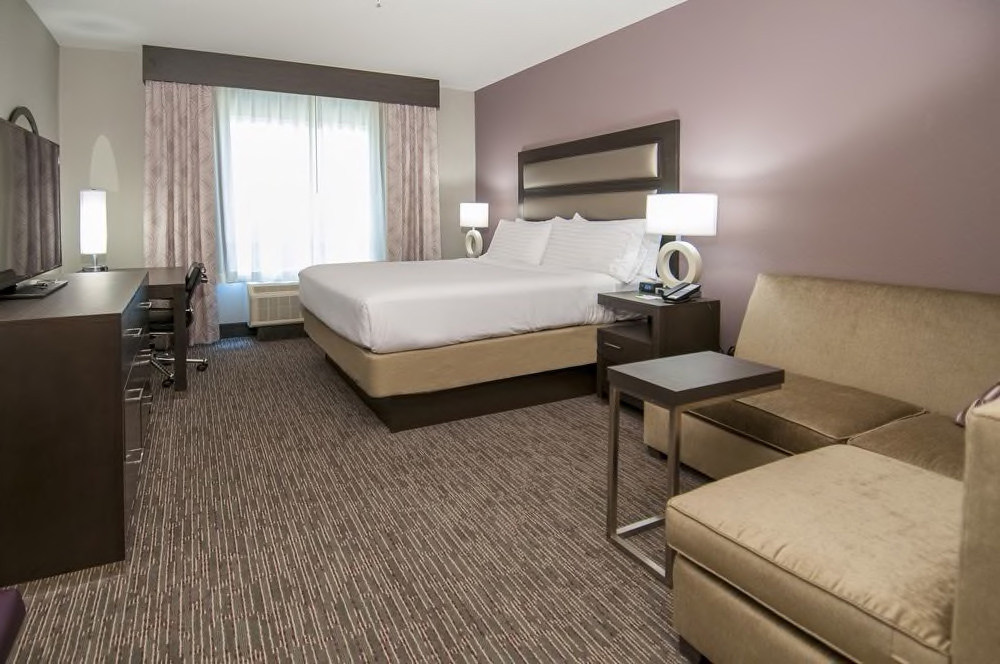Holiday Inn New Orleans Airport North , LA 70062 near Louis Armstrong New Orleans International Airport  View Point 8