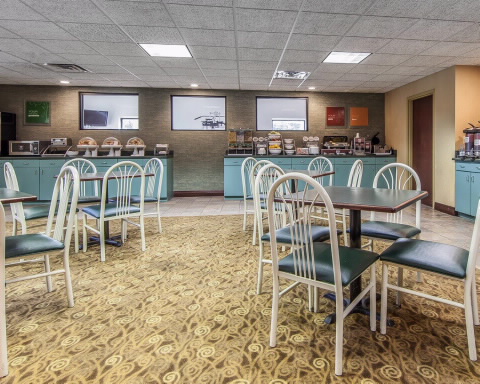 Comfort Suites Airport Alcoa , TN 37701 near Mcghee Tyson Airport View Point 7